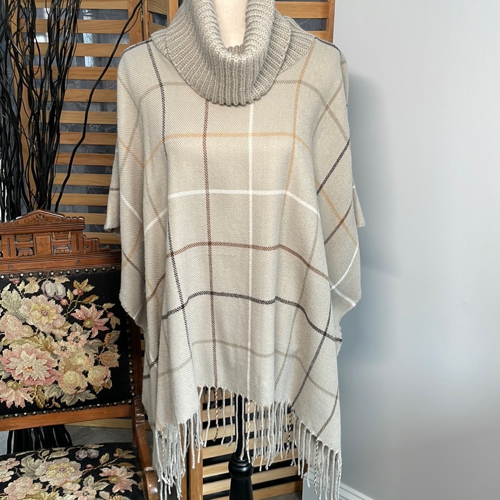 NWT David and Young Turtleneck Poncho ONE SIZE